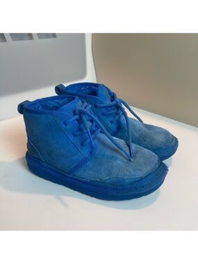UGG Neumel boys kids blue suede fur lace up boots Sz 2